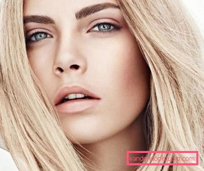 ефектна дівчина з волоссям кольору блонд ефектна дівчина з волоссям кольору блонд