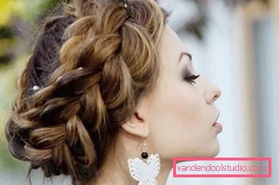 Вишукані зачіски з косами 2019-2020 роки