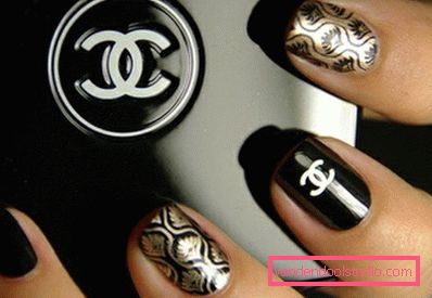 нейл арт на нігтях від Chanel