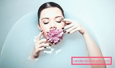 дівчина з квіткою дівчина з квіткою