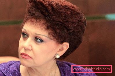 Дивна зачіска Валентини Петренко або перуку