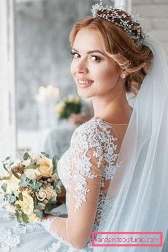 Весільні зачіски з фатою на середні