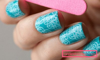 nail art в блакитному кольорі