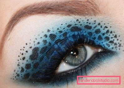 синьо чорний make up на століттях синьо чорний make up на століттях